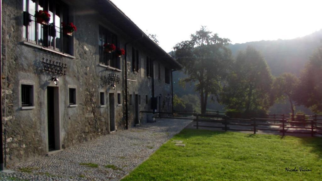 Rifugio Alpetto Di Torno Vandrarhem Sormano Exteriör bild