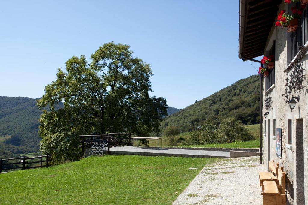 Rifugio Alpetto Di Torno Vandrarhem Sormano Exteriör bild